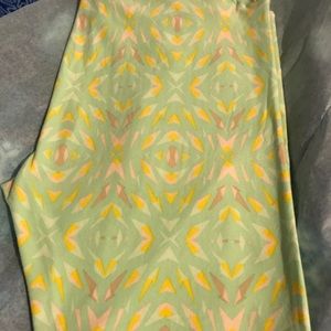 SOLD LuLaRoe TC Leggings EUC